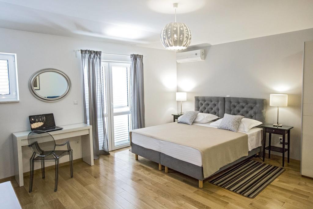 Rooms Margarita Stobreč Eksteriør billede