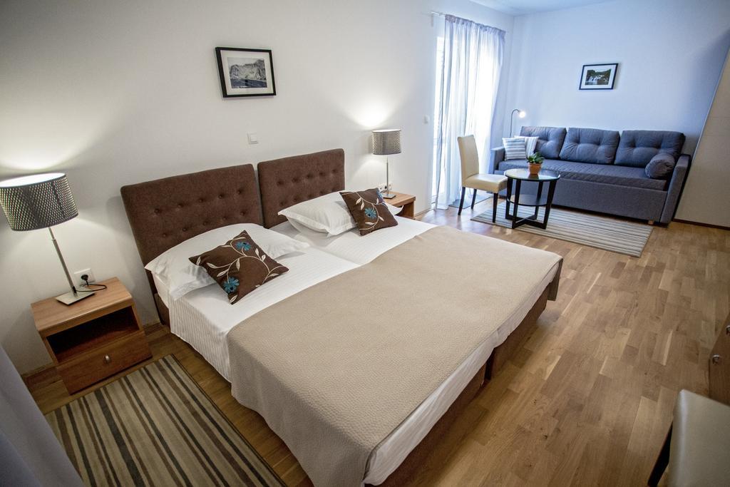 Rooms Margarita Stobreč Eksteriør billede